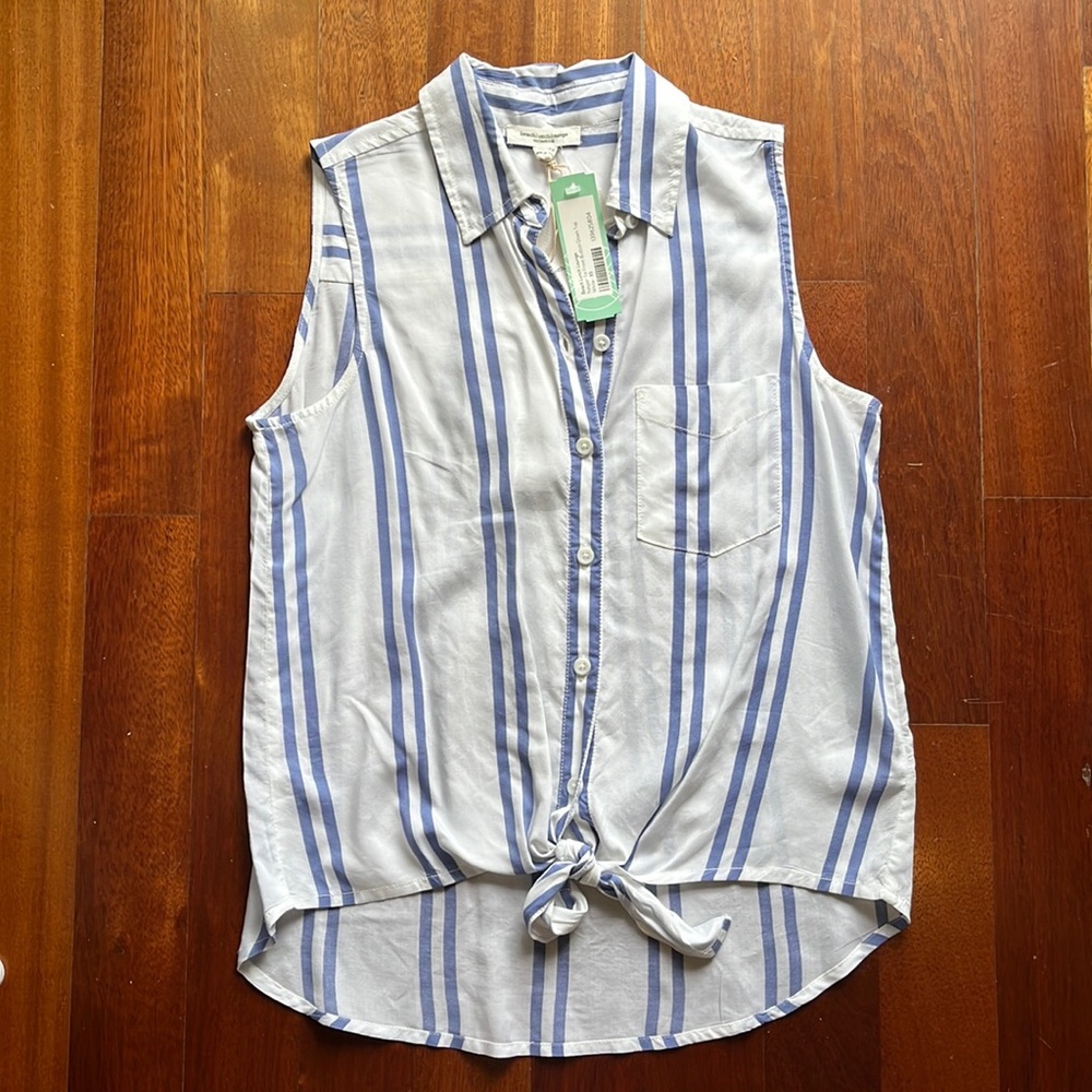 Front tie buttoned down top
